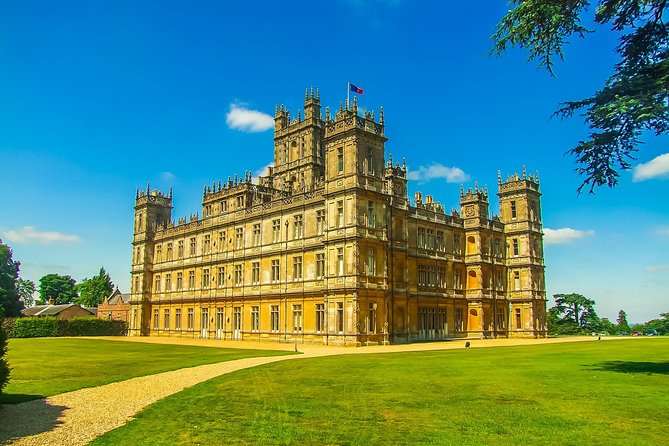 Private Downton Abbey Tour, including Bampton, Cogges Farm, and Highclere - Cogges Manor Farm and the Yew Tree story