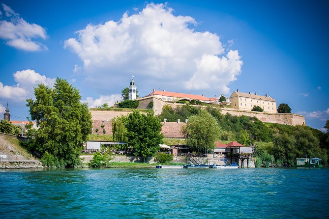 Private Novi Sad, Titanic wine tasting and Farmer's House - Salaš 137 and the cost of eating lunch