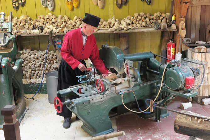 Private Tour of Simonehoeve Cheese Farm and Clog Factory - Cheese tasting at Simonehoeve