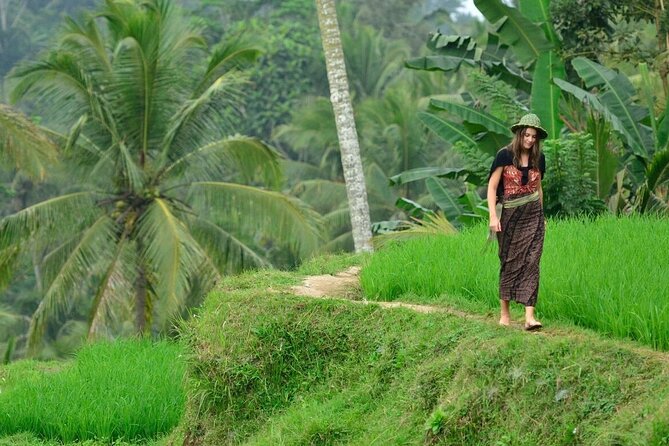 Private Tour Ubud: Swing at Rice Field with Temple and Waterfall - Tirta Empul Temple and Bali’s sacred spring ritual