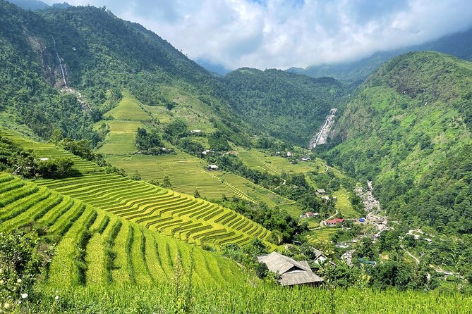 Private Trekking through Terraces Rice Fields in Sapa - Booking details that affect your decision