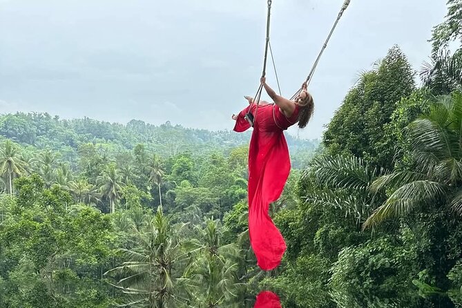 Private ubud tour : Temple Bathing + Mount Batur + Rice Terrace. - Mengening Temple and the holy bathing ritual