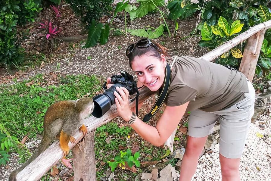 Punta Cana: Monkey Land Half-Day Safari and Plantation - Meeting the squirrel monkeys at Monkeyland