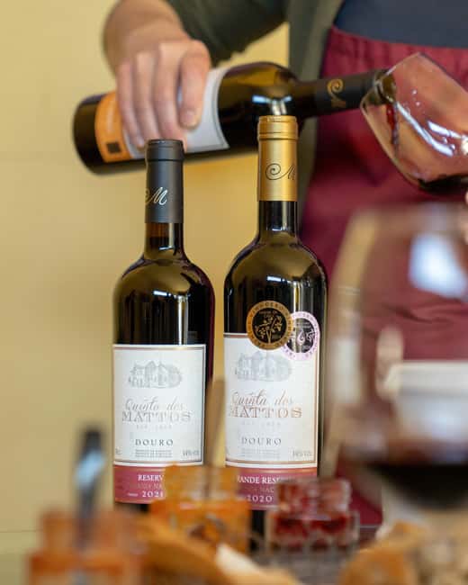 Régua: Wine Tasting at a Farm, Traditional Lunch, Cruise and Train - A two-hour meal at Quinta da Laceira