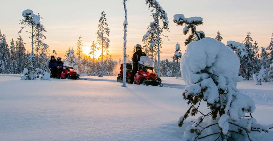 Rovaniemi: Snowmobile Safari to a Reindeer Farm - Setting Out From Rovaniemi on a Snowmobile