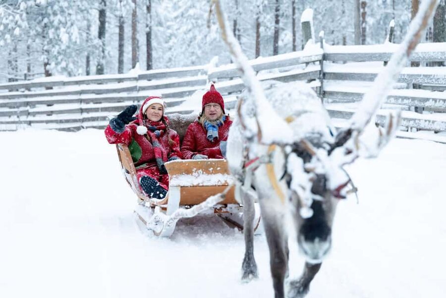 Rovaniemi: Visit to Santa's reindeer farm with reindeer ride - Starting at the Elf Adventure Center