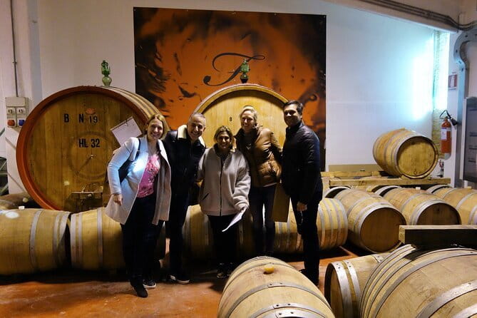 San Gimignano and Vernaccia Wine Tour with Lunch at Farm - San Gimignano, not Florence, should shape your decision