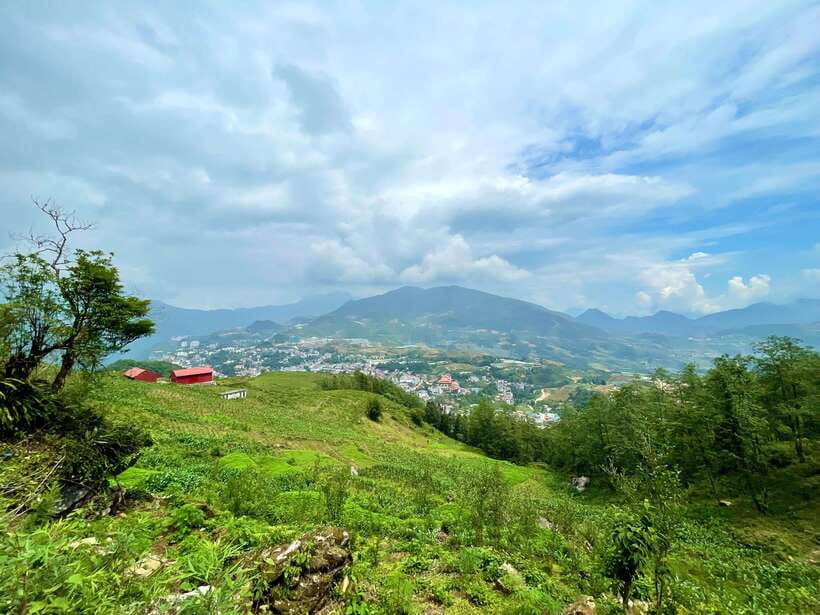 Sapa: 1-Day Trek to Mountain, Local Villages & Rice Terraces - Which guide and group style should you expect?