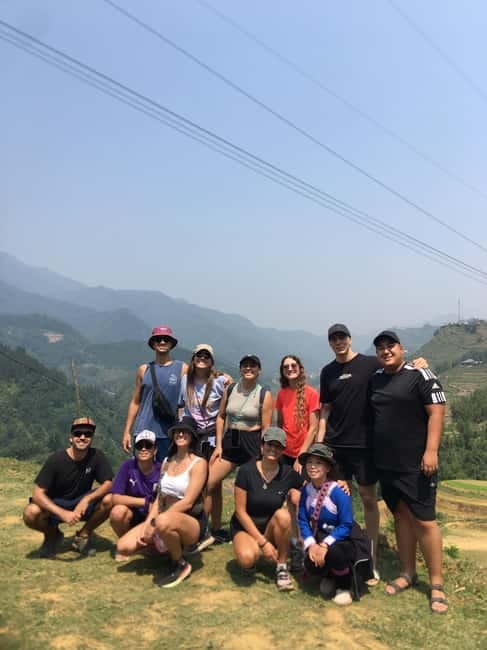 SAPA: 1-DAY TREKKING TOUR WITH LOCALS, LUNCH & RICE FIELDS - Walking from Y Linh Ho into the Muong Hoa Valley