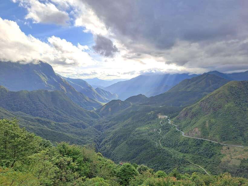Sapa: Love Silver Waterfall, LonelyTree in Heaven-Rice Field - Love Waterfall and the forest walk