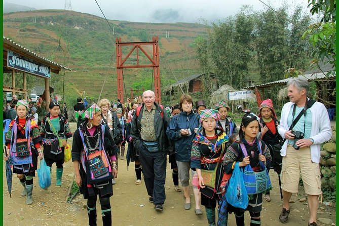 Sapa Private Car Tour - 1 Day Enjoy the Rice Terraced Fields - What lunch adds to the day