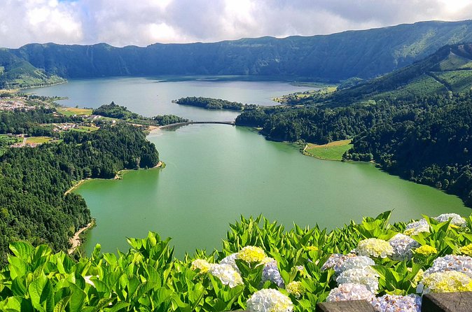 Sete Cidades and Pineapple Plantation Half Day Private Tour - Vista do Rei gives the classic Sete Cidades view