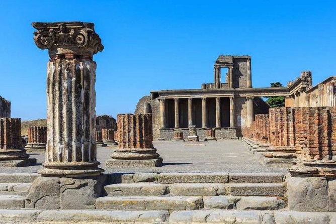 Shore excursion Guided Tour of Pompeii Ruins and Sorrento with a Farmhouse Lunch - What the private vehicle changes