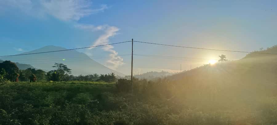 Sidemen rice terraces trek and local village walk - Choosing the right guide and group style