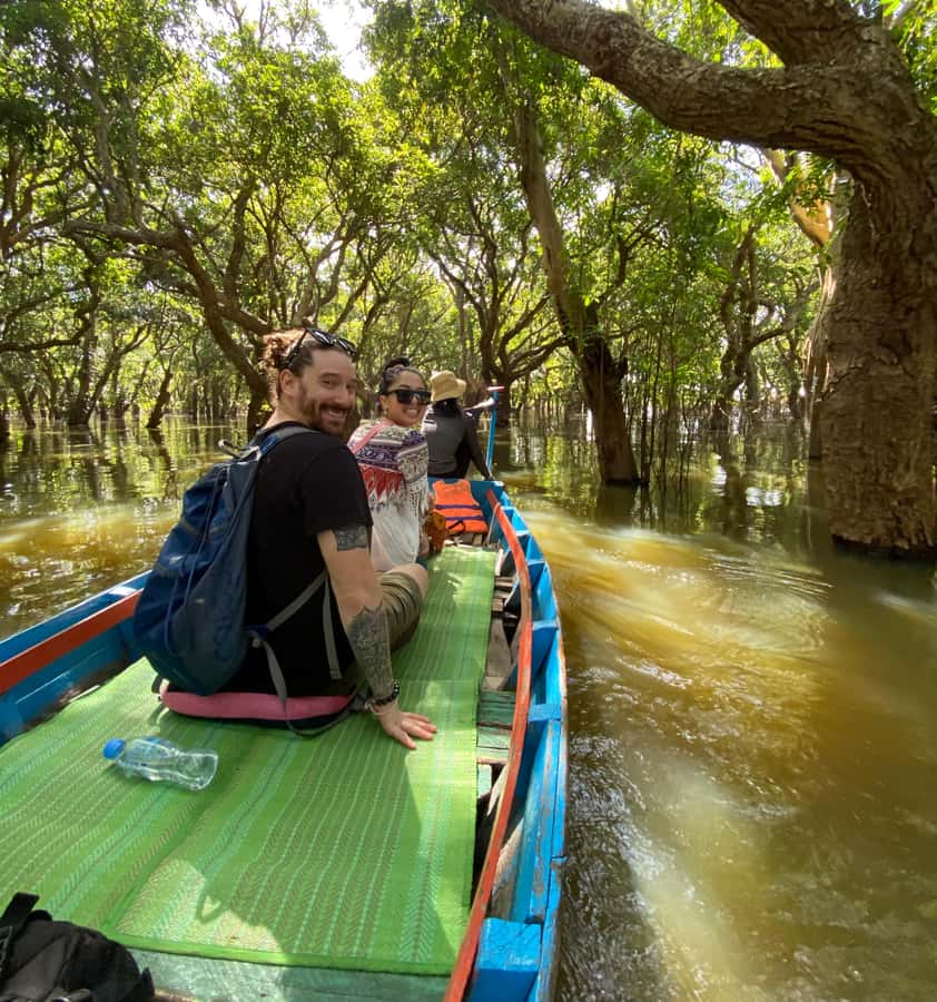 Siem Reap: Scenic Countryside & Silk Farm Jeep Tour - Meeting people in a traditional village