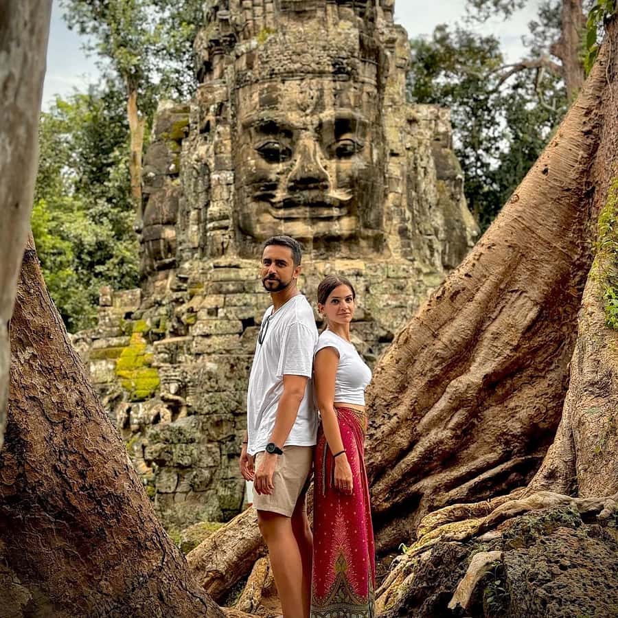 Siem Reap: Scenic Countryside & Silk Farm Jeep Tour - A quiet photo stop along the route