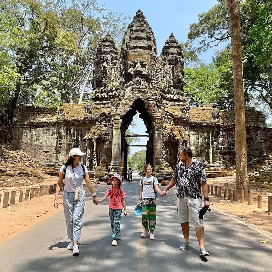 Siem Reap: Scenic Countryside & Silk Farm Jeep Tour - What the English-speaking guide adds