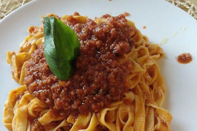 Siena: Small Group Cooking Class in Chianti Farmhouse - Making Pasta by Hand