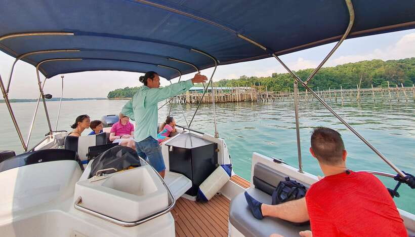 Singapore: Guided Boat Tour and Kelong Fish Farm Visit - Leaving Singapore’s concrete core behind