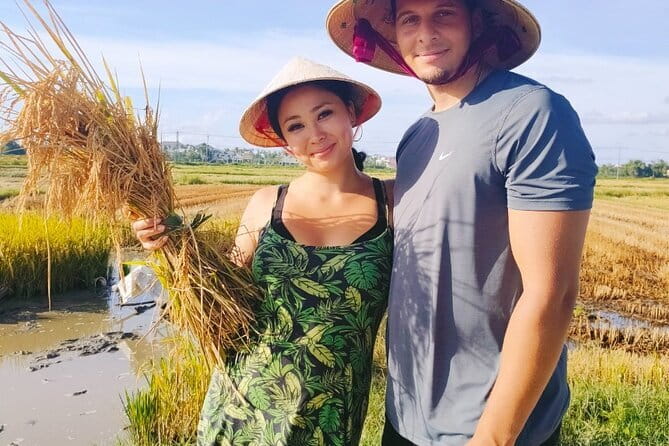 Small Group Bicycle Tour with Farming and Fishing Experience - Paddling a round Vietnamese basket boat
