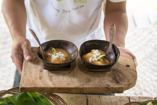 Small-Group Farm Tour & Balinese Cooking Class in Ubud with Kadek - What the guides add to the day