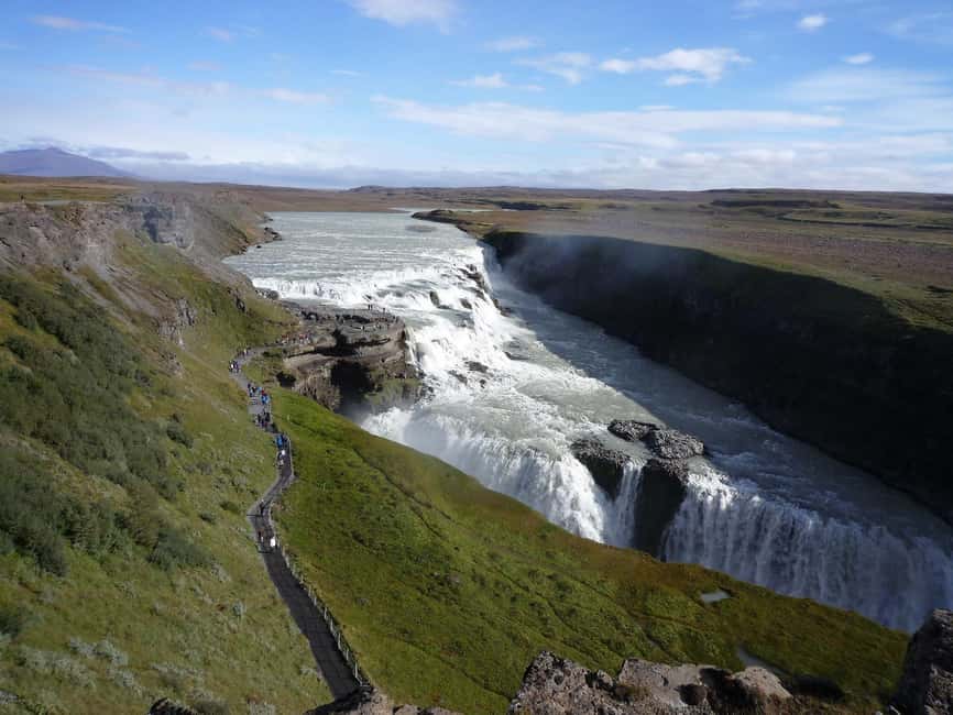 Small Group Golden Circle Tour w/ Kerid & Tomato Farm Visit - Strokkur and the boiling ground at Geysir