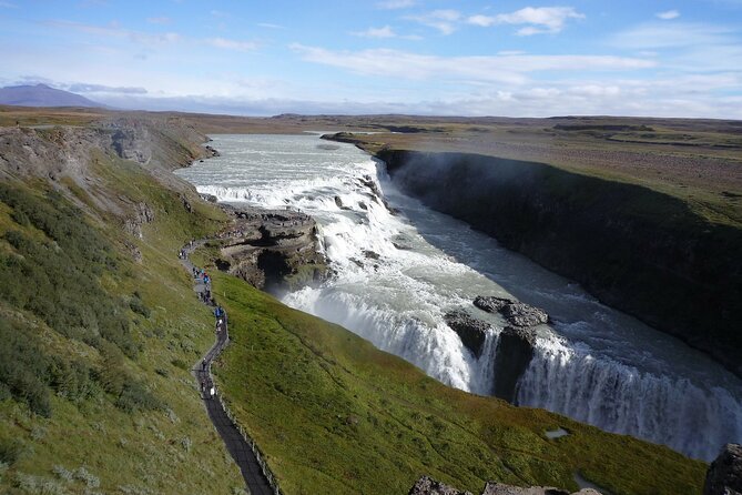 Small Group Golden Circle with Kerid Crater & Tomato Farm Visit - Þingvellir: where geology and government meet