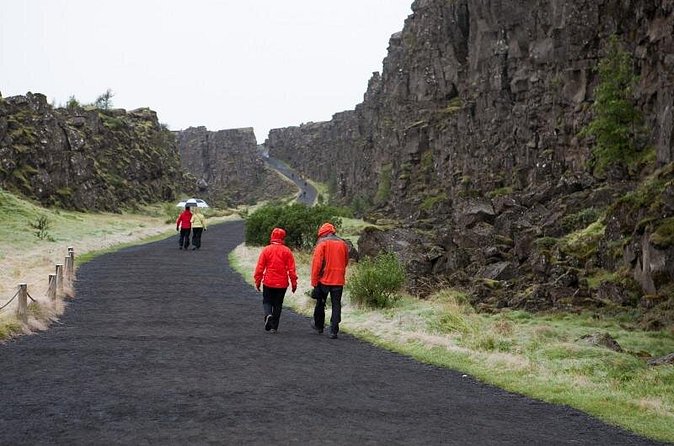 Small Group Golden Circle with Kerid Crater & Tomato Farm Visit - The guide can shape the whole day