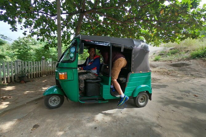 Sri Lanka All Inclusive Day Tour: Hiking & Activities Farmers Village Kandy - Knuckles Conservation Forest: birds, canals, and mountain paths