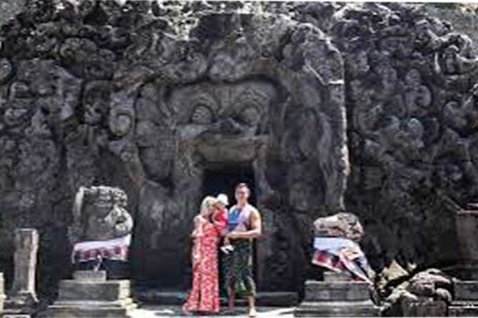 Swing Bali-Ubud Rice Terrace_Elephant Cave & Ubud Waterfall - Reaching the Water at Tegenungan