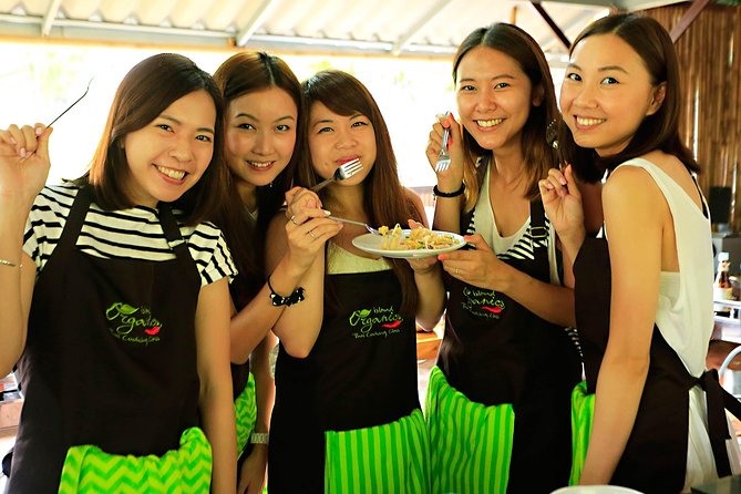 Thai Cooking Class | Since 2012 | Farm to Table - Chef Lat’s teaching style