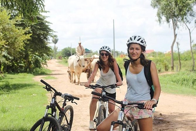 The Mekong Island Biking Tour and Lunch with farmers - Leaving Phnom Penh for Silk Island