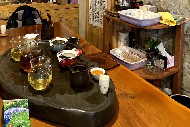 Thousand Island Lake and Pinglin Tea Plantation from Taipei - Guides, group size, and the pace of the day