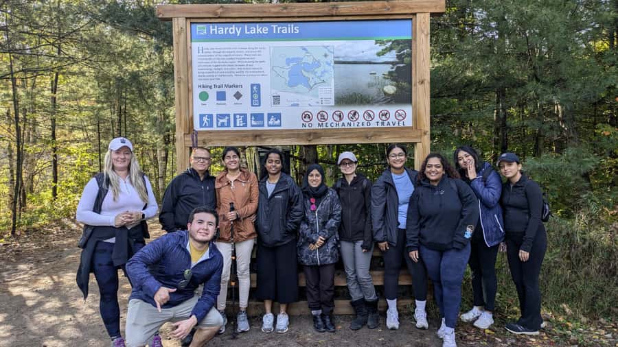 Toronto: Muskoka Cranberry Farm and Hardy Lake Hike - Gravenhurst gives you a useful first break