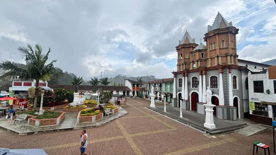 Tour Guatapé con visita a Granja de las Llamas y las Alpacas - Is the $50 package good value?