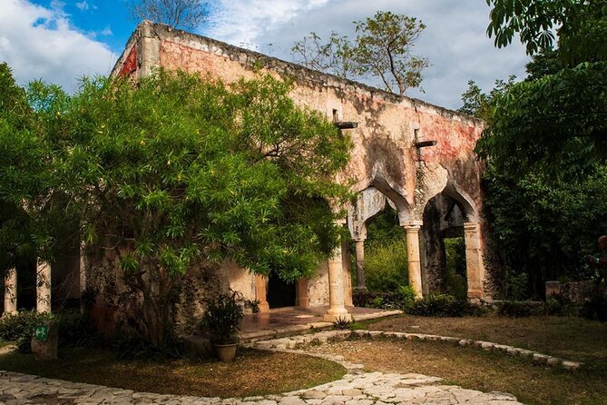 Tour Hacienda and Cenotes Mucuyché with Guided Tour in Oxkintok - Hacienda Mucuyché and its two cenotes