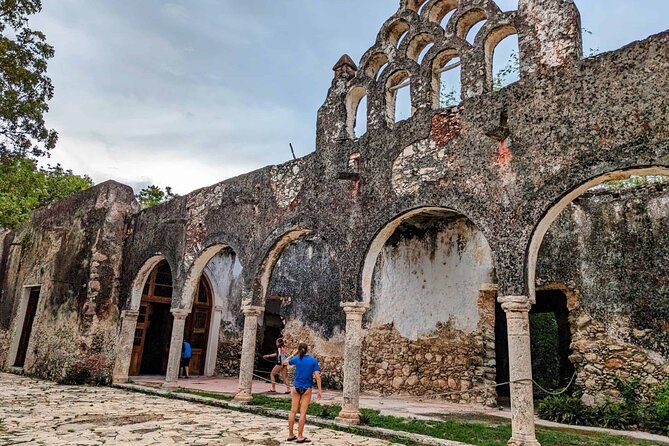 Tour Hacienda and Cenotes Mucuyché with Guided Tour in Oxkintok - The lunch timing needs planning
