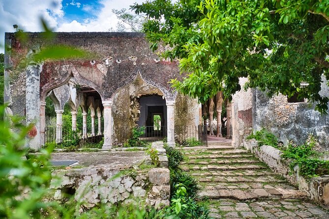 Tour Hacienda and Cenotes Mucuyché with Guided Tour in Oxkintok - The return to Mérida around 5 p.m.