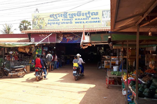 Tuk Tuk Journey: Exploring Rural Life and Silk Farm Craftsmanship - Krabei Riel village life and the local market