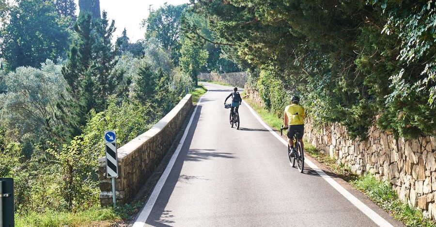 Tuscany Hills Bike Tour with Lunch at farm and Wine Tasting - The ride begins just outside Florence