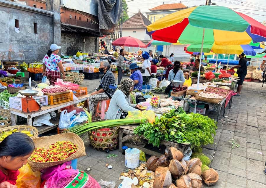 Ubud: Balinese Cooking Class at an Organic Farm - Six dishes, shared stations, and a hands-on pace