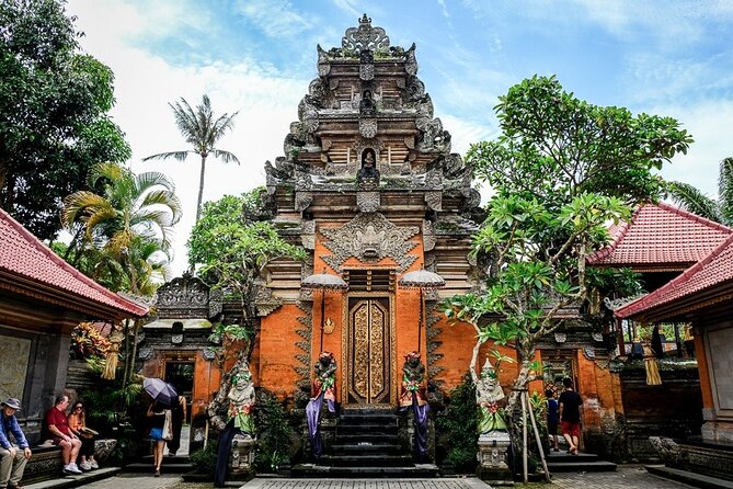 Ubud Full Day Tour Waterfall Monkey Forest Rice Terrace - Starting with macaques at Sacred Monkey Forest