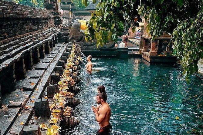 Ubud Hidden Gems Waterfall, Temple and Rice Terraces Private Tour - Kanto Lampo: a close look at the cascade