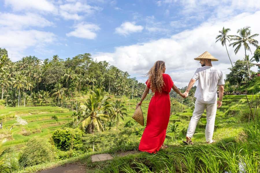 Ubud Monkey Forest, Temple, Rice Terrace and Waterfall Tour - Learning about coffee and luwak coffee