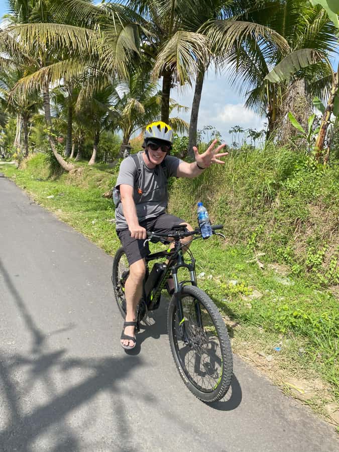 Ubud : PRIVATE Bike Tour inside Rice Field Ubud Countryside - Optional coffee and extra local stops
