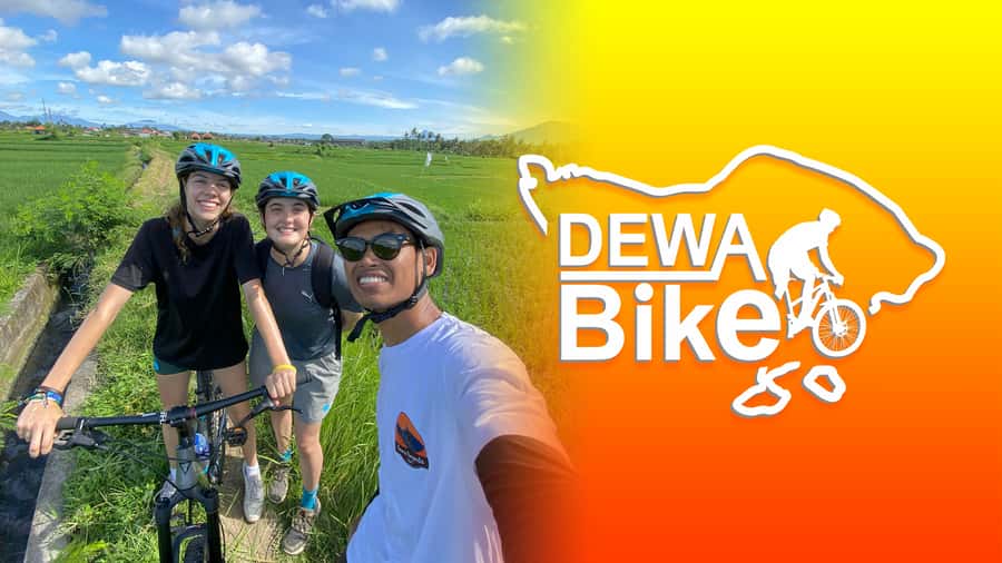 Ubud : PRIVATE Bike Tour inside Rice Field with meal & pool - The long ride through Ubud’s rice fields