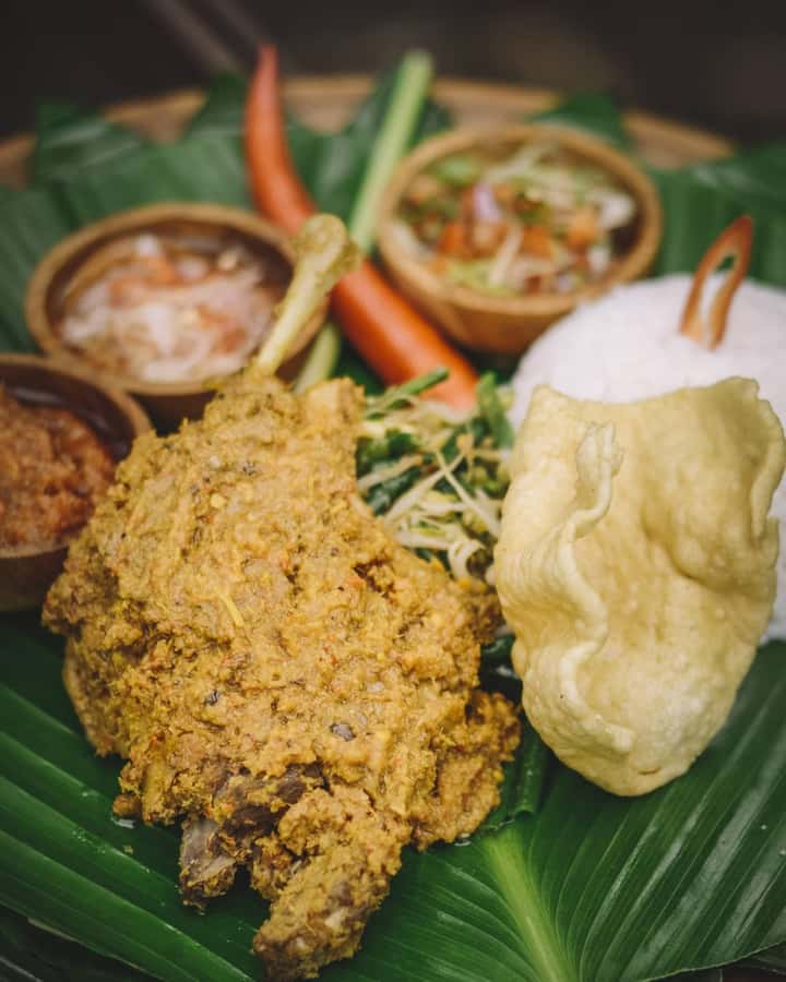 Ubud: Private Scenic Waterfalls and Rice Terraces Tour - Timing, weather, and physical effort