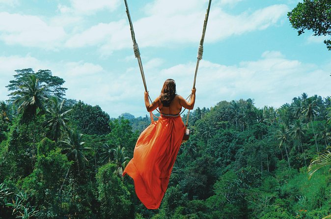 Ubud Private Tour: Waterfall, Monkey Forest, Rice Terrace, Temple - Ubud Traditional Art Market for a short browse