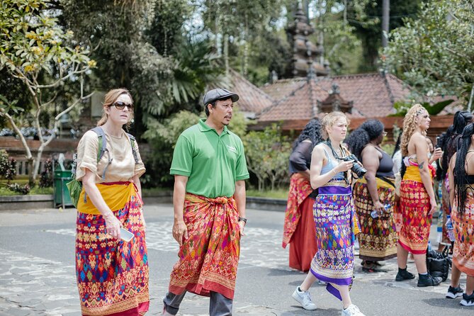 Ubud Small Group Tour: Monkey Forest, Tegalalang Rice Terraces and more - What the small-group format feels like