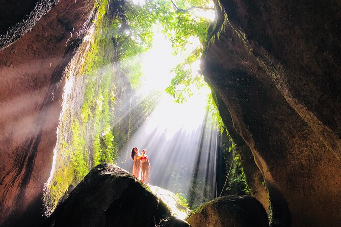 Ubud Temples, Waterfalls, Rice Terraces & Balinese Culture - Reaching Tukad Cepung through the jungle